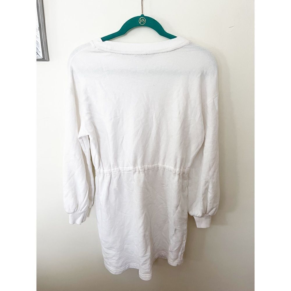 Alice + Olivia
Heeda Dropped-Shoulder Toggle Dress - Picture 5 of 7